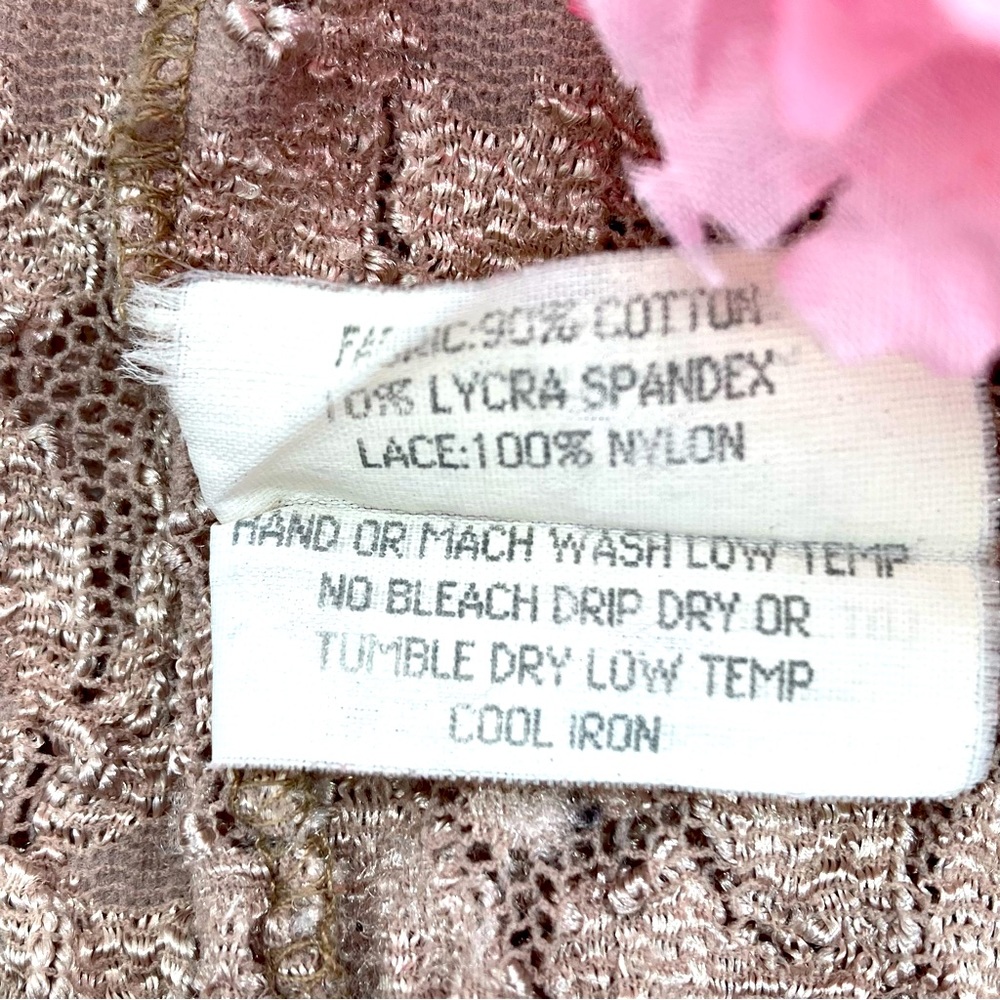 Vintage Lace Crop Top (FREE with BUNDLE) - Picture 7 of 12